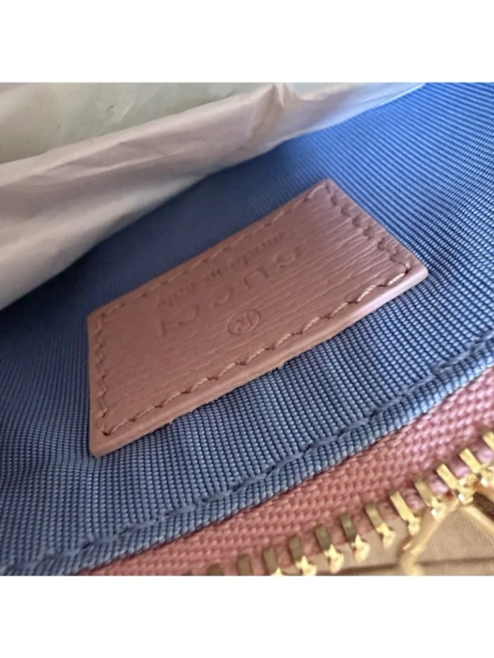 NEW GUCCI Zip Key Case With Script 100% Authentic Pink Wallet Cardholder